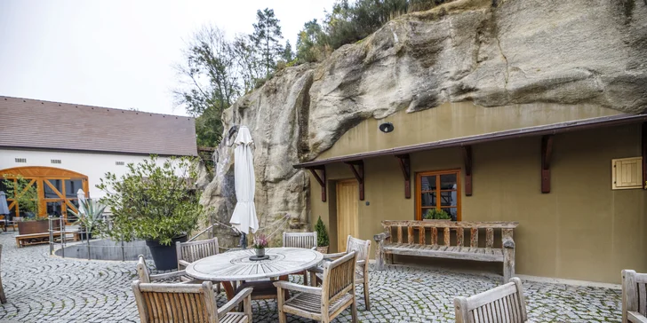 Netradičná izba v pieskovcovej skale: romantická atmosféra, vlastná kúpeľňa a raňajky v cene