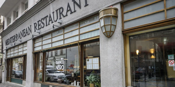 4* hotel v Starom Meste: raňajky v cene a Karlov most za rohom