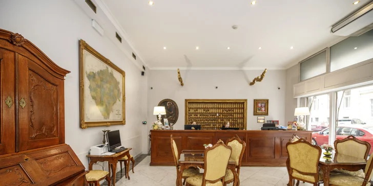 4* hotel v Starom Meste: raňajky v cene a Karlov most za rohom