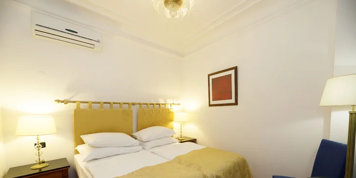 4* hotel v Starom Meste: raňajky v cene a Karlov most za rohom