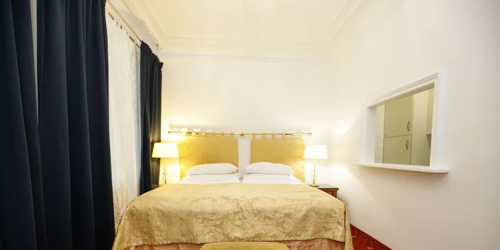 4* hotel v Starom Meste: raňajky v cene a Karlov most za rohom