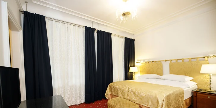 4* hotel v Starom Meste: raňajky v cene a Karlov most za rohom