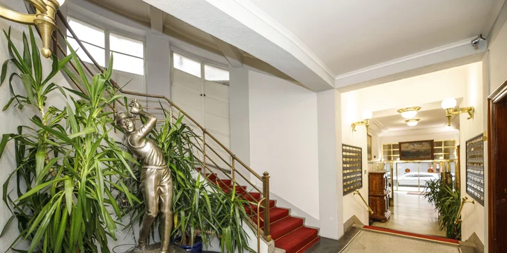 4* hotel v Starom Meste: raňajky v cene a Karlov most za rohom