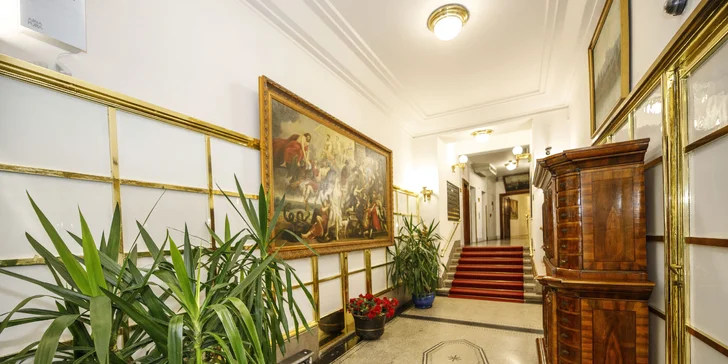 4* hotel v Starom Meste: raňajky v cene a Karlov most za rohom
