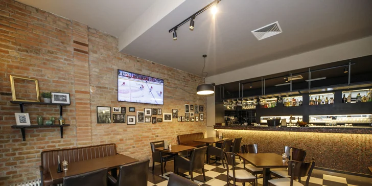 4* hotel v Starom Meste: raňajky v cene a Karlov most za rohom