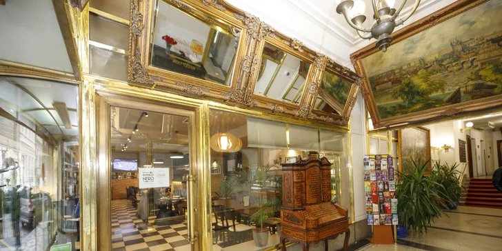 4* hotel v Starom Meste: raňajky v cene a Karlov most za rohom