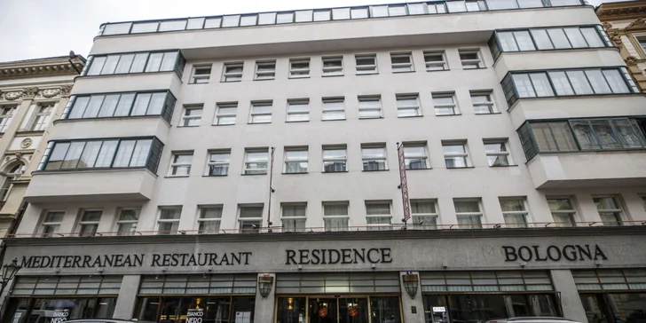 4* hotel v Starom Meste: raňajky v cene a Karlov most za rohom