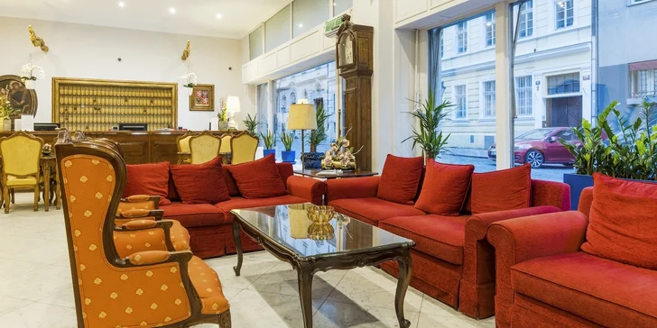 4* hotel v Starom Meste: raňajky v cene a Karlov most za rohom