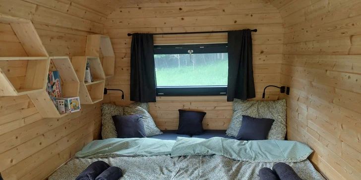 Netradičné ubytovanie v luxusne vybavenom včelíne s apiterapiou: fínska sauna, možnosť rybolovu, minibar
