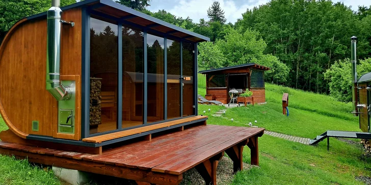 Netradičné ubytovanie v luxusne vybavenom včelíne s apiterapiou: fínska sauna, možnosť rybolovu, minibar