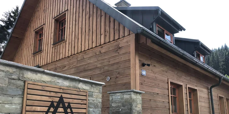 Malebné Valašsko: moderné apartmány vo Veľkých Karloviciach až pre 12 osôb