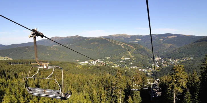 Hurá do Harrachova: pobyt v horskej chate so stravou až pre 5 osôb