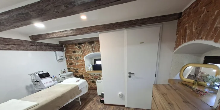 Aplikácia nových 1D alebo 3D mihalníc či úprava a farbenie obočia
