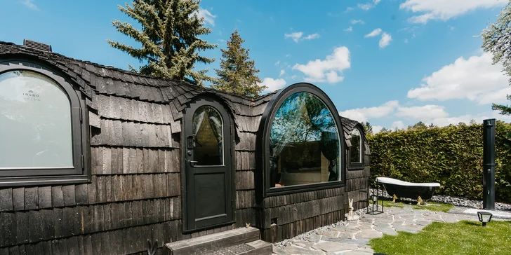 Dizajnové iglú pri Plumlovskej priehrade: privátna vírivka, sauna a masážne kreslo