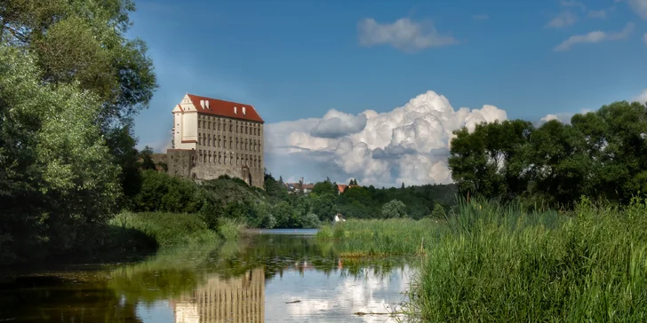 Dizajnové iglu pri Plumlovskej priehrade so súkromnou vírivkou a saunou
