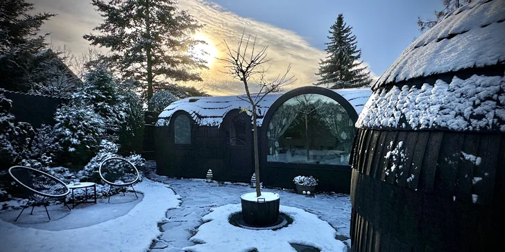 Dizajnové iglu pri Plumlovskej priehrade so súkromnou vírivkou a saunou