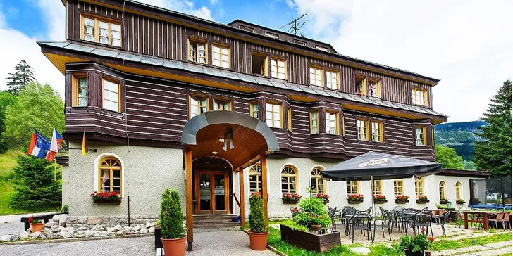 Relax v Špindlerovom Mlyne pre pár aj rodinu: raňajky alebo polpenzia, wellness aj masáž
