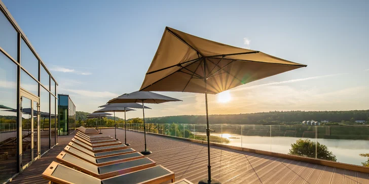 Nový hotel pri jazere Wisełka: pláže Baltu aj Volyňský park na dosah, wellness a polpenzia v cene