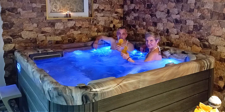Pobyt pri Ohri len 15 km od Varov: komfortná izba, jedlo aj relax vo wellness