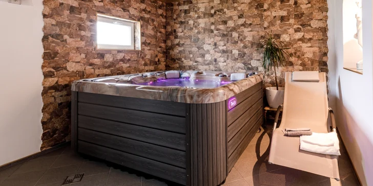 Pobyt pri Ohri len 15 km od Varov: komfortná izba, jedlo aj relax vo wellness