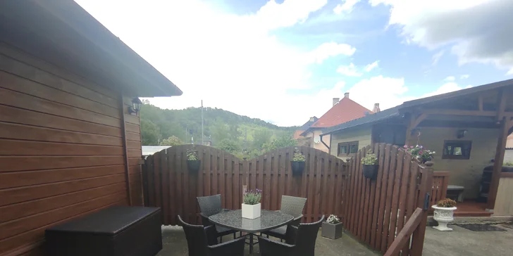 Pobyt pri Ohri len 15 km od Varov: komfortná izba, jedlo aj relax vo wellness