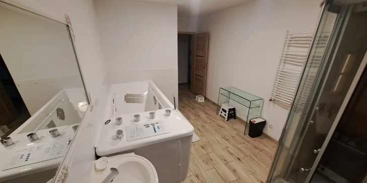 Spanie na peci a relax v saune aj kúpacom sude: luxusné apartmány uprostred lesov v Jeseníkoch