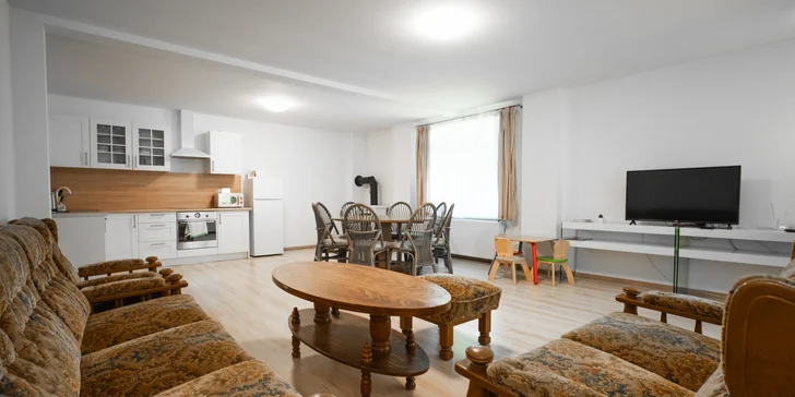 Spanie na peci a relax v saune aj kúpacom sude: luxusné apartmány uprostred lesov v Jeseníkoch