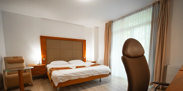 Spanie na peci a relax v saune aj kúpacom sude: luxusné apartmány uprostred lesov v Jeseníkoch