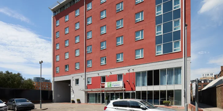 Dve alebo tri noci v hoteli Holiday Inn v Londýne s vyhliadkovým autobusom a prehliadkami so sprievodcom