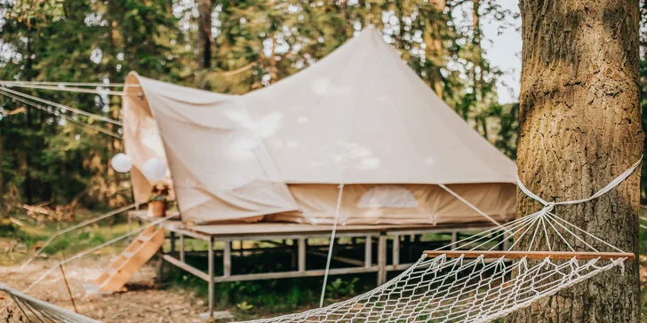 Glamping v Černickej obore pri Bechyni s raňajkami: pokoj uprostred lesov a v blízkosti golfového ihriska