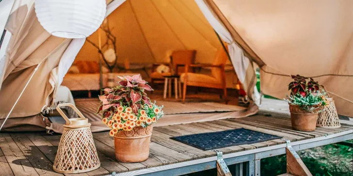 Glamping v Černickej obore pri Bechyni s raňajkami: pokoj uprostred lesov a v blízkosti golfového ihriska