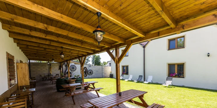 Dovolenka na Morave vo dvojici: penzión v Mikulove, degustácia a košík s dobrotami
