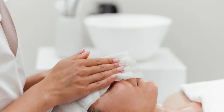 Kozmetické ošetrenie pleti luxusnou kozmetikou Larens alebo relaxačný balíček