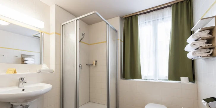 Zima v rakúskych Alpách: regionálna polpenzia, vonkajšia sauna a 1-dňový skipas