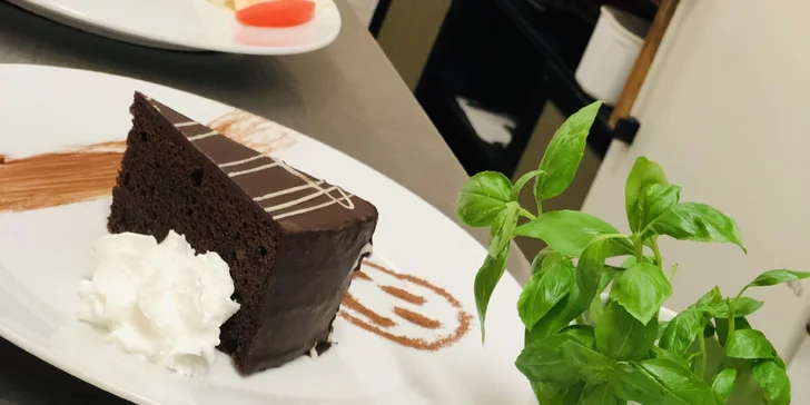 Za krásami Znojma: raňajky alebo polpenzia aj fľaša vína, vstup do sauny alebo zákusok s kávou