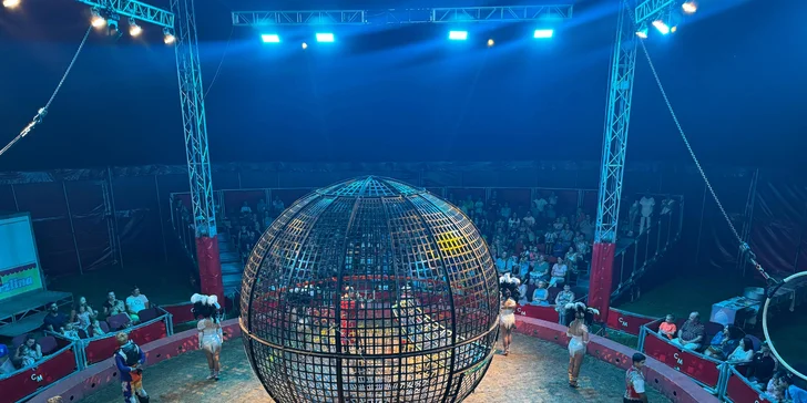 Cirkus Metropol v Senci, Trnave či v Bratislave: motorkárska šou, akrobati, klauni aj exotické zvieratá