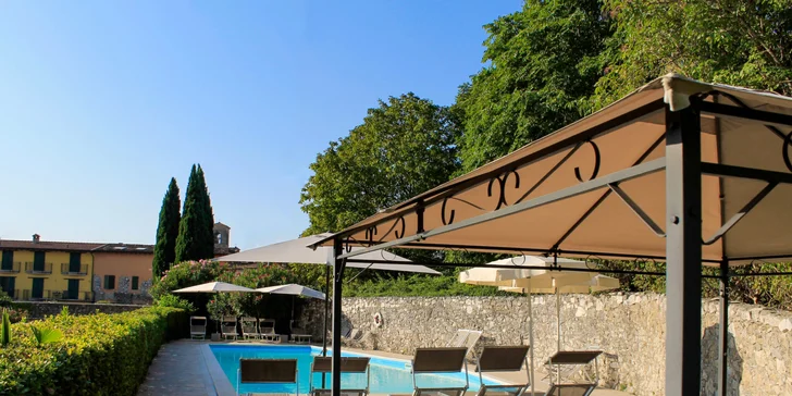 Hotel s bazénom, wellness a polpenziou pri Lago di Garda len 150 m od vychýrenej pláže La Romantica