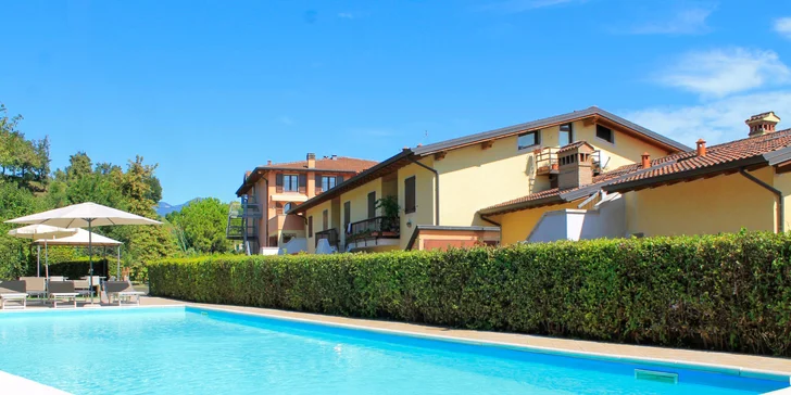 Hotel s bazénom, wellness a polpenziou pri Lago di Garda len 150 m od vychýrenej pláže La Romantica