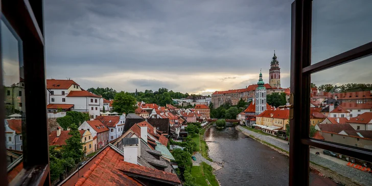 Hotel v srdci Českého Krumlova s výhľadom na Vltavu aj zámok: balíčky s jedlom, wellness aj plavbou na plti