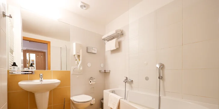 Hotel v srdci Českého Krumlova s výhľadom na Vltavu aj zámok: balíčky s jedlom, wellness aj plavbou na plti