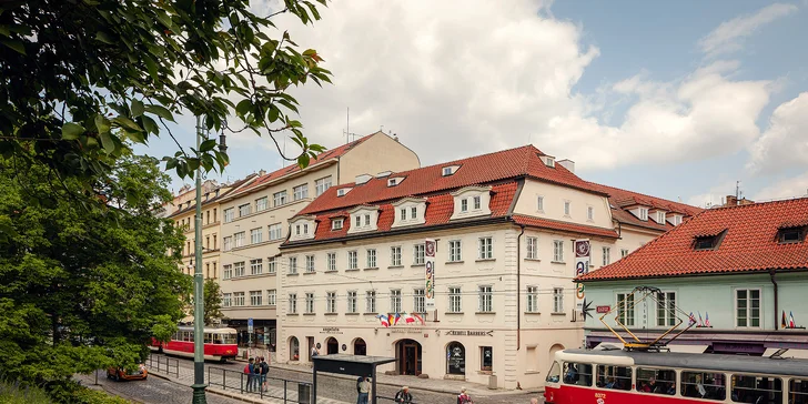 Pobyt na Malej Strane: hotel priamo pod Petřínom, raňajky aj hodinka relaxu v saune