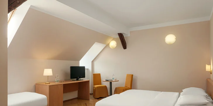 Pobyt na Malej Strane: hotel priamo pod Petřínom, raňajky aj hodinka relaxu v saune