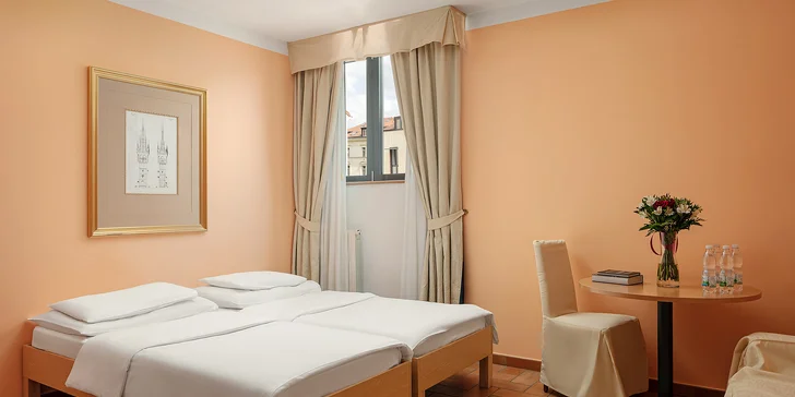 Pobyt na Malej Strane: hotel priamo pod Petřínom, raňajky aj hodinka relaxu v saune