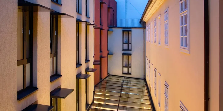 Pobyt na Malej Strane: hotel priamo pod Petřínom, raňajky aj hodinka relaxu v saune