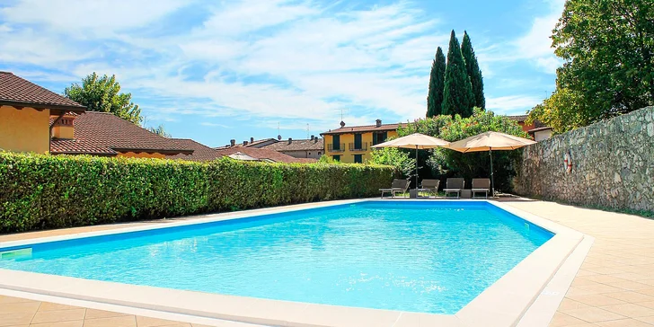 Hotel s bazénom, wellness a polpenziou pri Lago di Garda len 150 m od vychýrenej pláže La Romantica