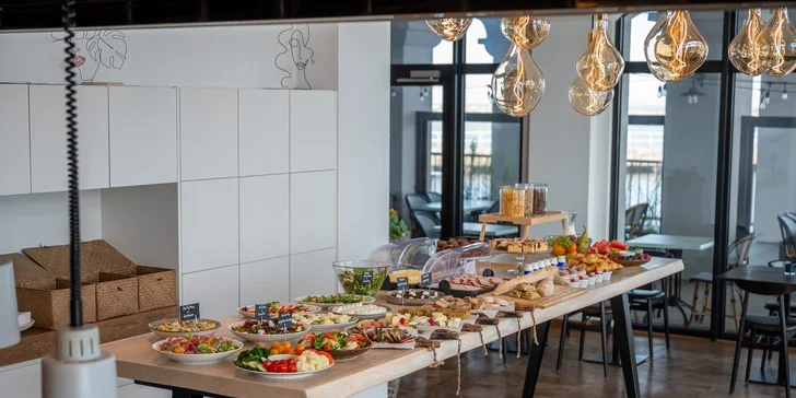 Moderné apartmány priamo pri Baltskom mori pre pár aj rodinu: raňajky, polpenzia aj wellness