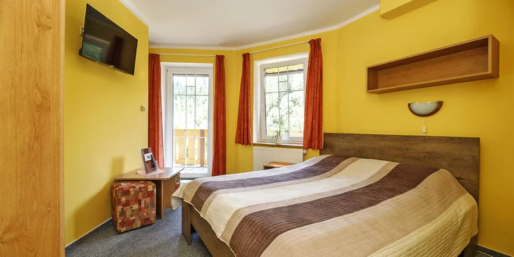 Pobyt v Janských Lázňach pri lanovke: raňajky alebo polpenzia aj vstup na Chodník korunami stromov