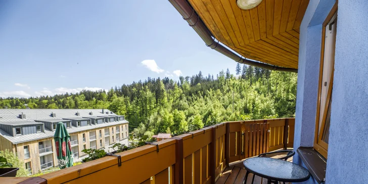 Pobyt v Janských Lázňach pri lanovke: raňajky alebo polpenzia aj vstup na Chodník korunami stromov