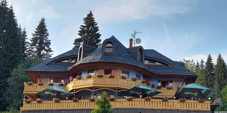 Pobyt v Janských Lázňach pri lanovke: raňajky alebo polpenzia aj vstup na Chodník korunami stromov