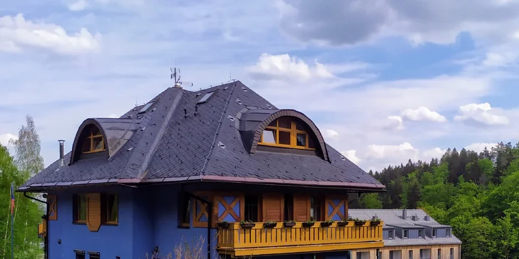 Pobyt v Janských Lázňach pri lanovke: raňajky alebo polpenzia aj vstup na Chodník korunami stromov